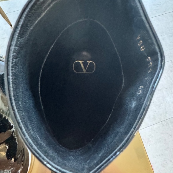 Valentino Rockstud Accents Patent Leather Boots - Picture 4 of 4